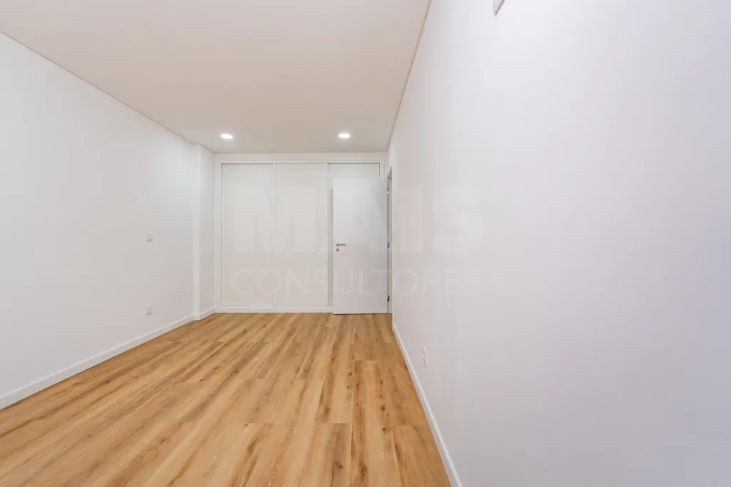 Apartamento T3 totalmente remodelado | lugar de parqueamento, na Quinta da Piedade – Póvoa de Santa Iria