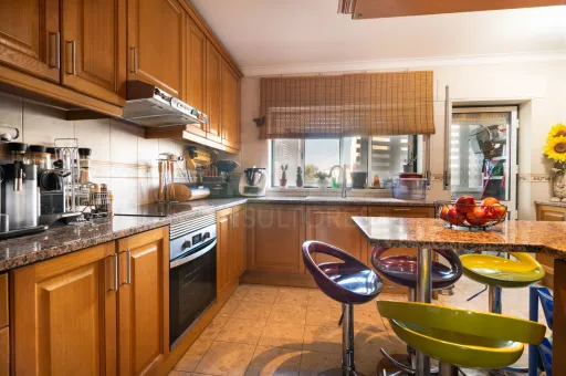 Apartamento T3 com Vista sobre o Rio Tejo
