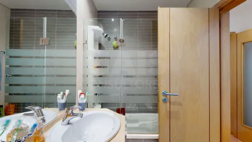 Apartamento T3 com garagem e arrecadação - Caneças