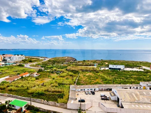 Renovated 1-Bedroom + 1 Apartment with Terrace, Comfort, and Quality | Peniche