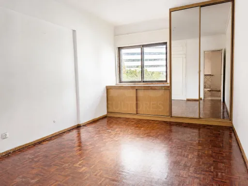 Apartamento T3 no Centro Carnaxide