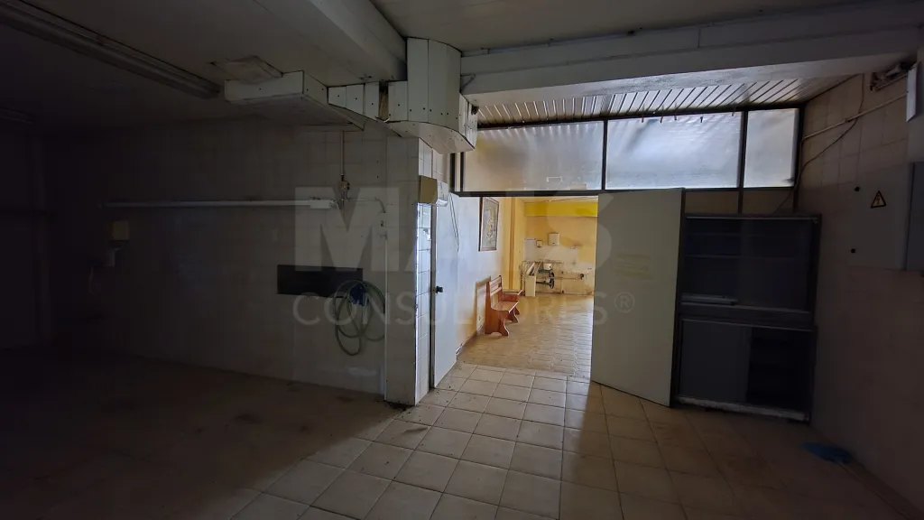 Um espaço. Diferentes caminhos. | 123 M² NO CENTRO DA BENEDITA