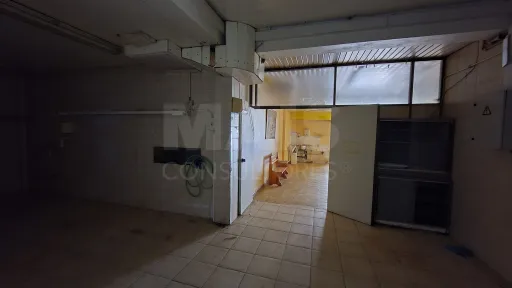Um espaço. Diferentes caminhos. | 123 M² NO CENTRO DA BENEDITA