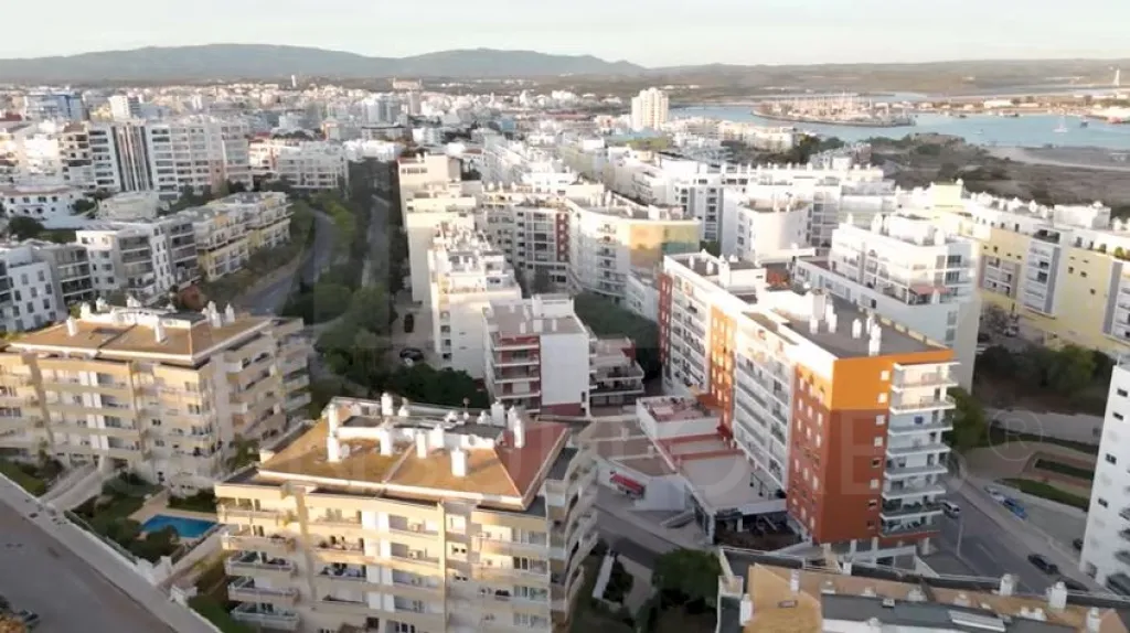 Apartamento T2 com Estacionamento | Próximo da Praia da Rocha – Encosta da Marina  - Portimão