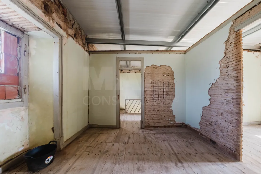 2 Moradias num terreno de 6117m2 | Carvalhal | Bombarral