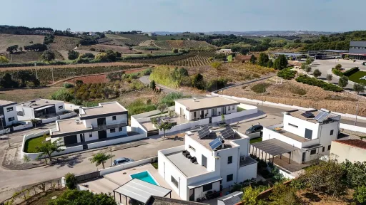 Single storey house under construction in Vermelha, Cadaval