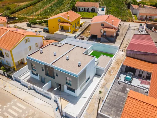 Exclusiva Moradia T4 Moderna com Conforto e Elegância Perto das Praias de Peniche