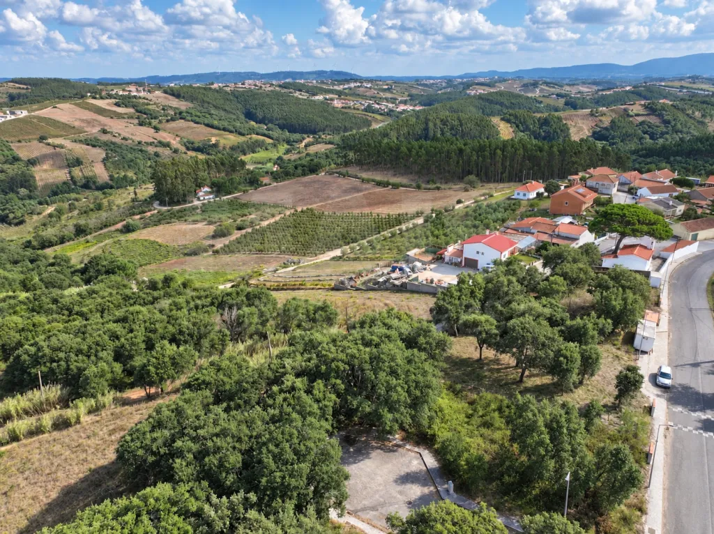 Lote Urbano de 607m2 para Moradia | A-dos-Negros, Óbidos