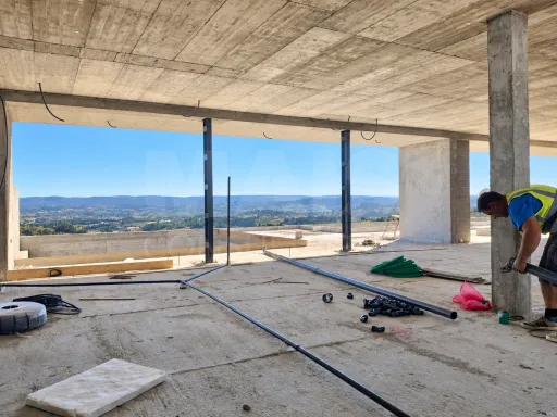 Moradia Térrea T4 c/ Suite Master, Jardim, Piscina e Garagem para 2as Viaturas | ALCOBAÇA | OFF MARKET