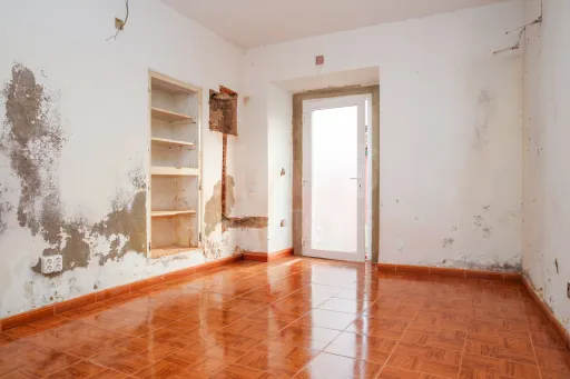 Moradia T1 para Remodelação a 20 Minutos de Alenquer