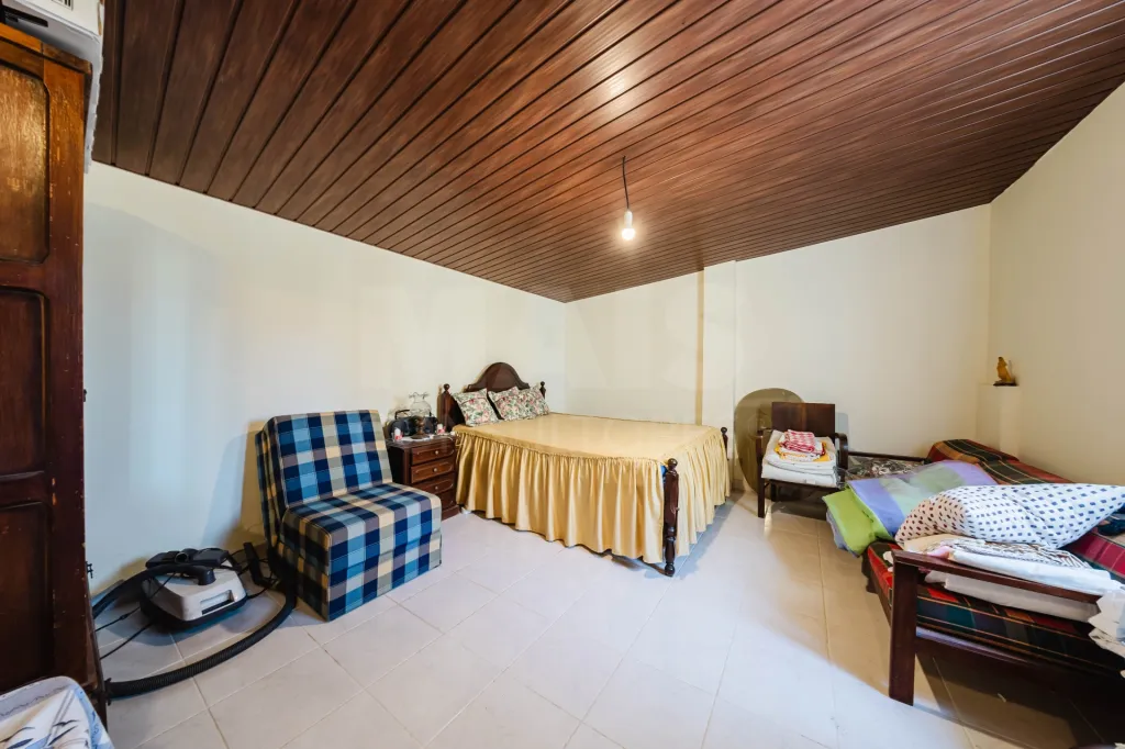 Moradia T2+2 com Terreno de quase 3000m2 Urbano
