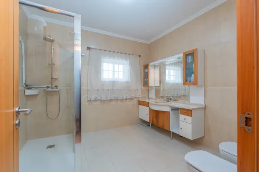 Moradia T3 com Piscina e Terreno de 7.320 m² – Privacidade, Sustentabilidade e Qualidade de Vida