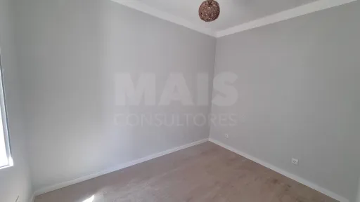 Apartamento T1 Cova da Piedade Remodelado