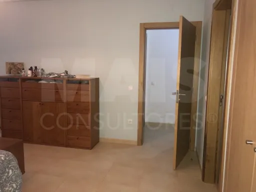 Excelente moradia T4 (4 suites) a 50 minutos de Lisboa
