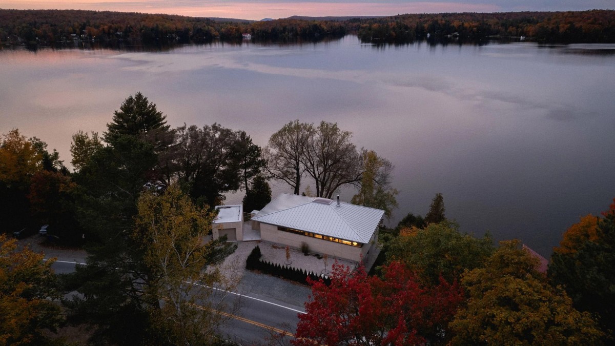 Descubra a Casa de Sonho no Canadá: Uma Obra-Prima de Arquitetura e Isolamento Acústico que Vai Deixar Você Sem Palavras!