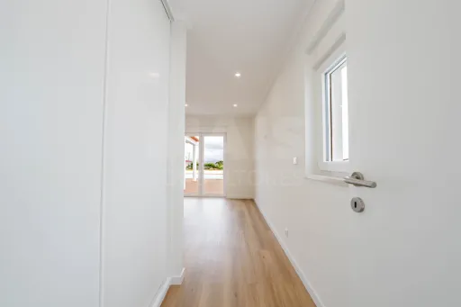 Moradia Geminada T3, Totalmente Remodelada