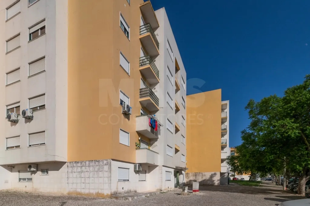 Apartamento T3 com Vista sobre o Rio Tejo