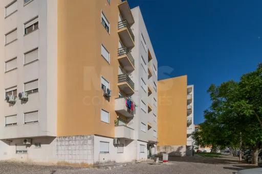 Apartamento T3 com Vista sobre o Rio Tejo