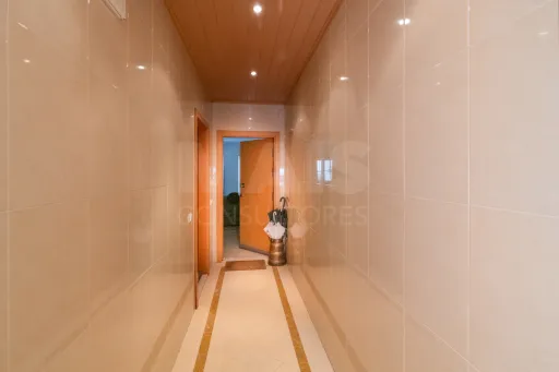 Andar de Moradia T4 com Terraço em Agualva-Cacém