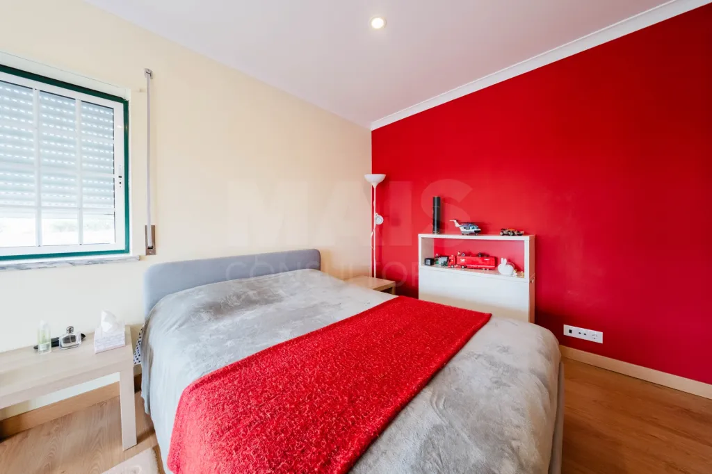 Moradia T5 com 2 Anexos em Terreno com mais de 1.400 m²