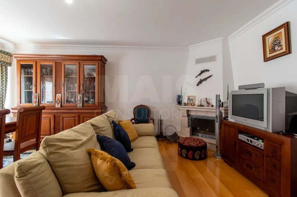 Apartamento T2 | Avenida de Fitares  - Rinchoa – Rio de Mouro - Sintra