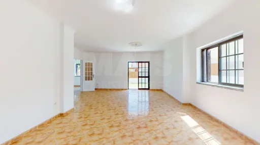 Moradia Isolada T3 com Jardim Privativo na Aroeira – Viva entre o Pinhal e o Mar