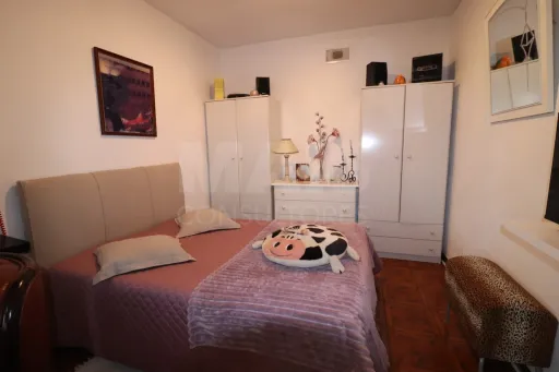 Moradia Térrea T2+1 com Garagem, sótão e terreno com 500 m2 em Vale Mansos, Coruche