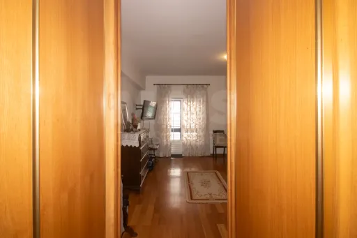 Apartamento T4 no Carregado