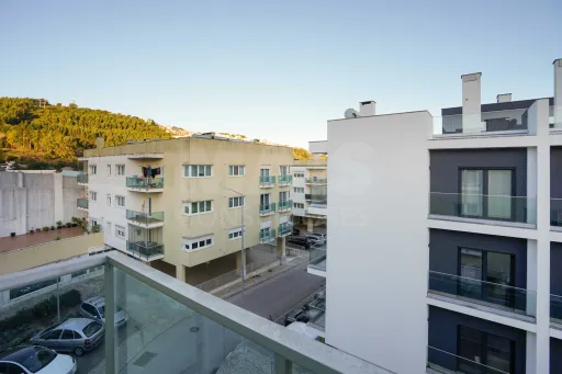 Apartamento T3 Mobiliado | Famões - Urb. Courela dos Fornos