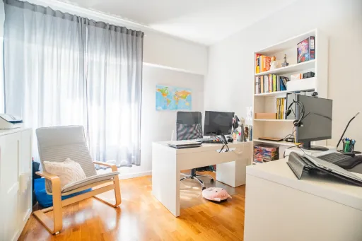 Fully Renovated 3-Bedroom Apartment in a Building with 2 Elevators