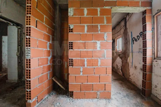 Unidade com Licença Industrial + Projeto Prévio para Hospedagem | 5.390 m² | Ferrel
