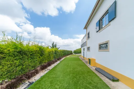 Moradia T4 com Piscina, Excelente Espaço Exterior em Carnota - Alenquer