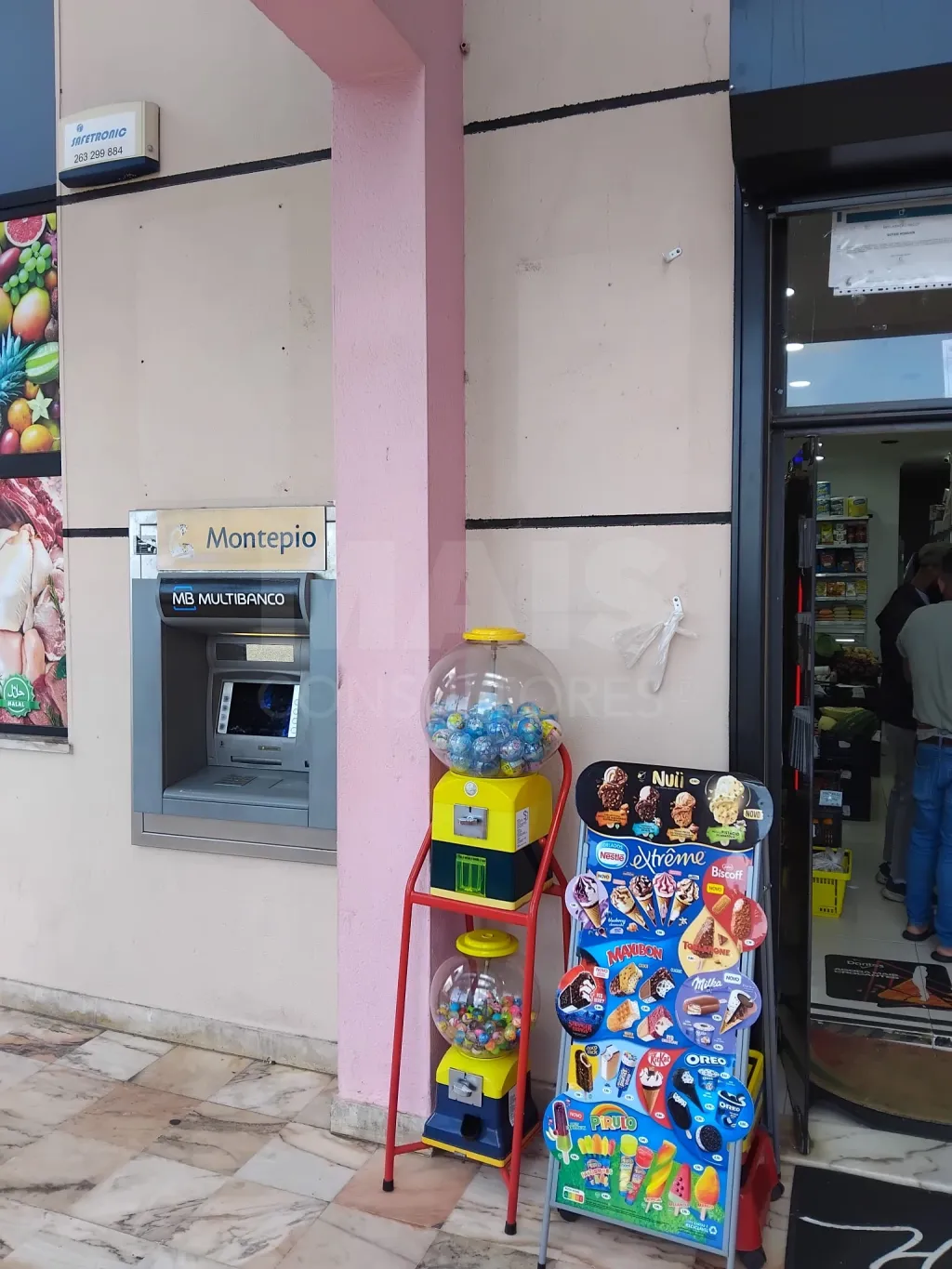 Trespasse de supermercado em Rio de Mouro