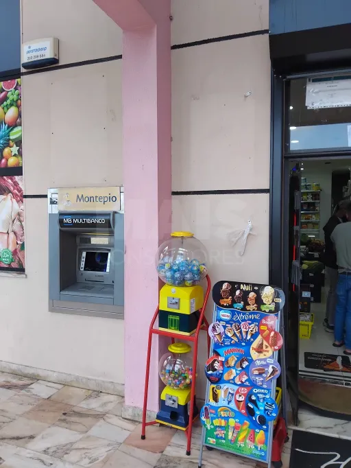 Trespasse de supermercado em Rio de Mouro