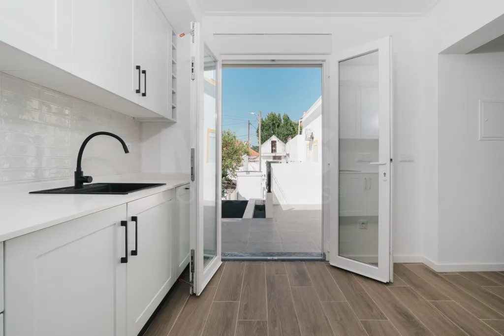 Moradia T4 Totalmente Remodelada com Logradouro em Coruche