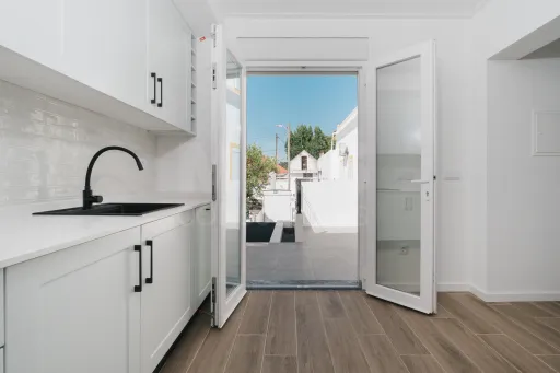 Moradia T3 Totalmente Remodelada com Logradouro em Coruche