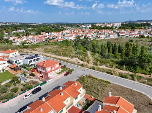 Lote urbano de 440 m² em Caldas da Rainha | Dê espaço ao seu próximo projeto