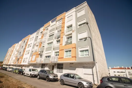 Modern 2-Bedroom Apartment with Garage | A-da-Beja, Amadora
