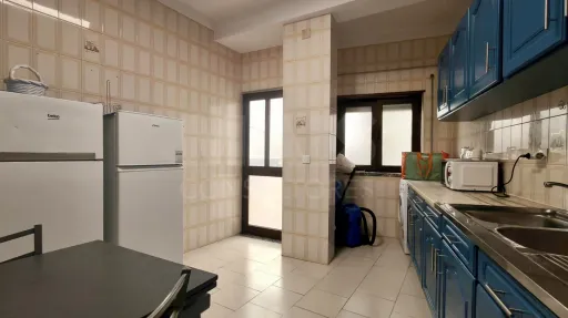 Apartamento T2 com Terraço e Potencial | Centro das Caldas da Rainha