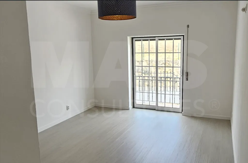 Moradia Térrea T4 No  Calhandriz
