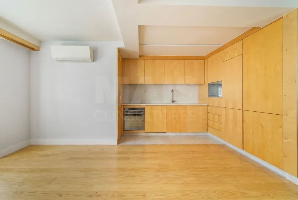 One-Bedroom Architectural Duplex with Terrace