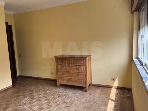Apartamento T3 no centro das Caldas da Rainha com elevador