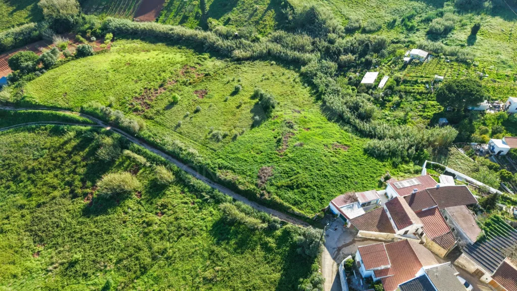 Terreno para Construção com Projeto aprovado - 10 minutos de Torres Vedras