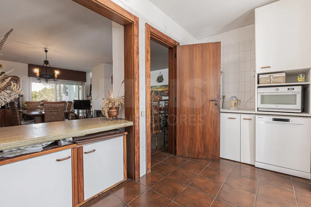 Moradia Contemporânea com terreno 700m2 em Soltroia – Próxima da Praia