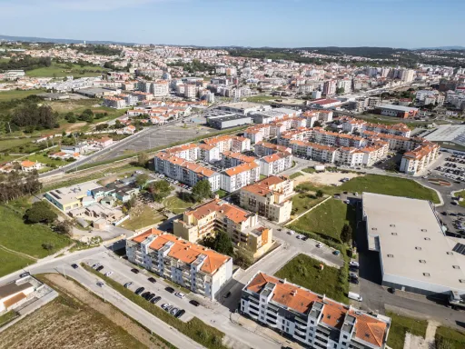 Apartamento T2 com garagem