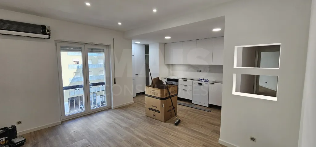 Renovated 2-Bedroom Apartment, Brand New, Dafundo
