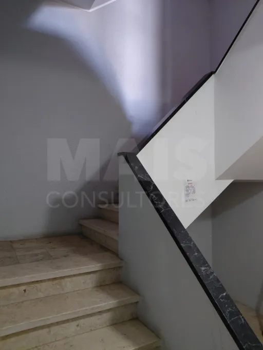 Oportunidade de investimento no centro de Peniche com 106 m² e grande potencial de transformação em habitação