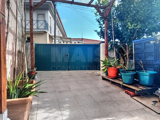 House T4+2 w/ Barbecue, Patio & Parking !