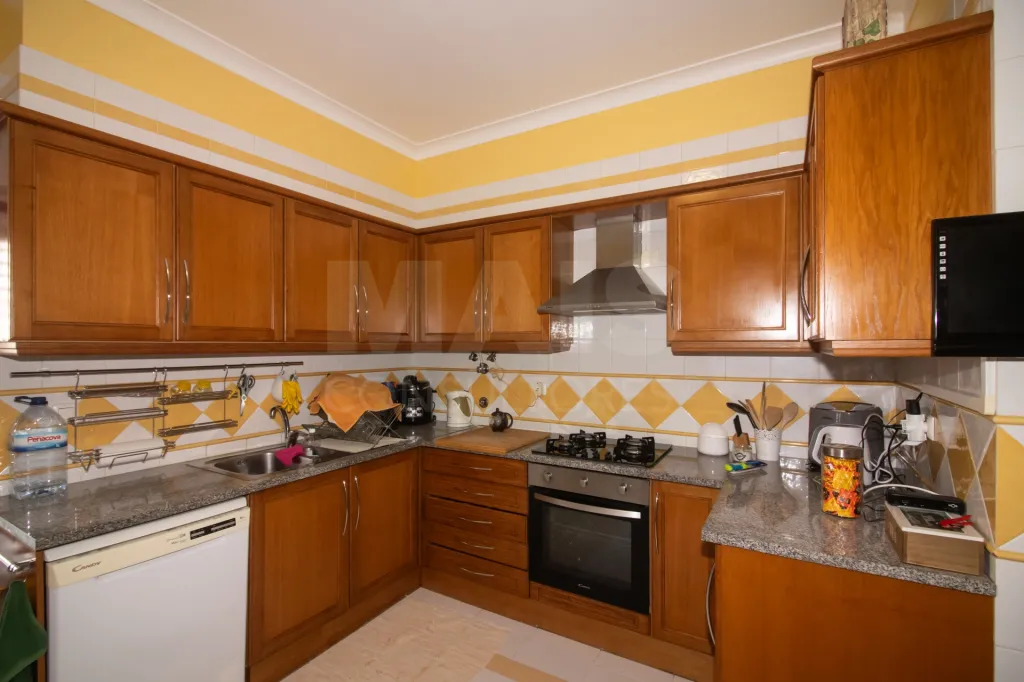 Apartamento T4 no Carregado