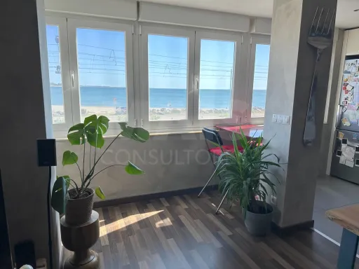 T3 Mobilado - Vista Rio e Estacionamento incluido